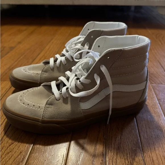 Vans Sk8 Hi Shoe - Picture 1 of 3